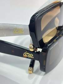 Picture of Louis Vuitton Sunglasses _SKUfw79761598fw
